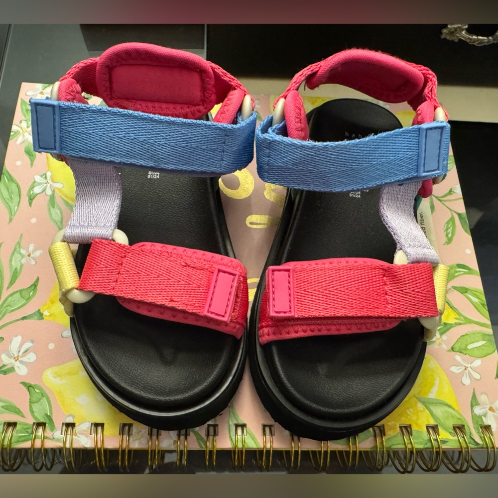 GAP Toddler Shoes New without Tag